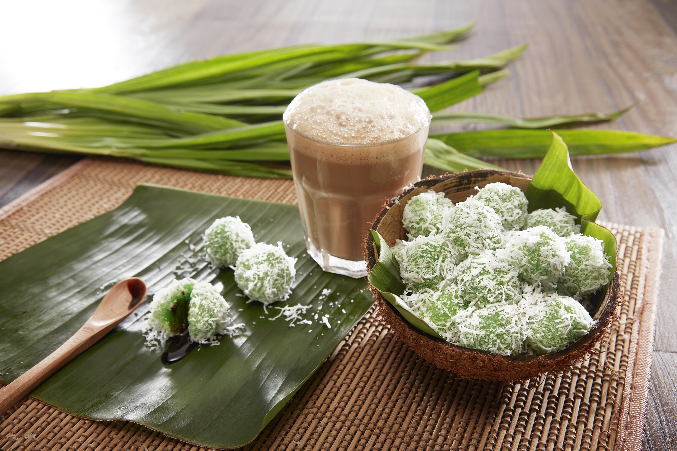Onde-Onde Berinti Teh Tarik